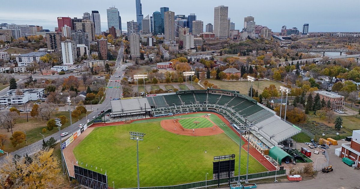 Edmonton Riverhawks vs Victoria HarbourCats at RE/MAX Field