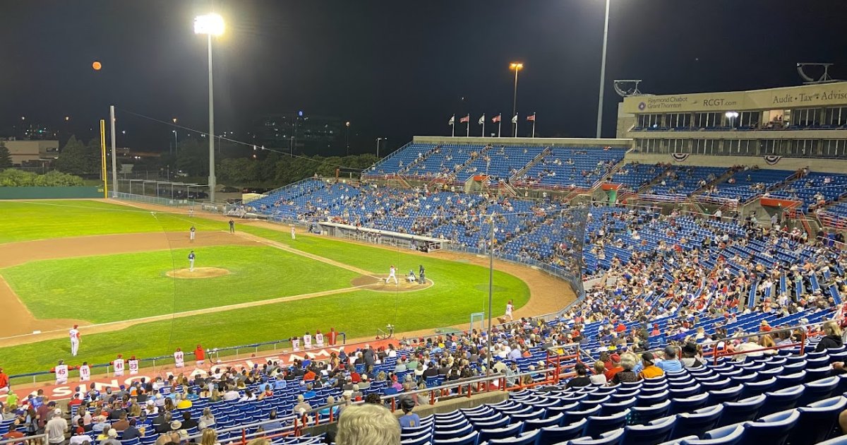 Ottawa Titans vs Capitales de Québec at Ottawa Stadium