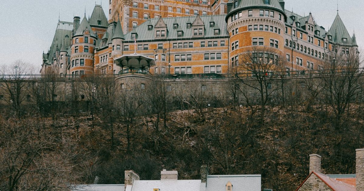 75-Minute Royal Carriage Tour
